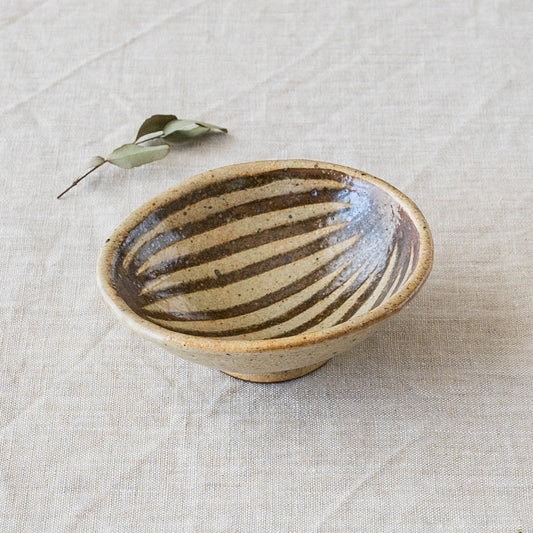 庄司理恵さんの粉引ミニアーモンドボウル