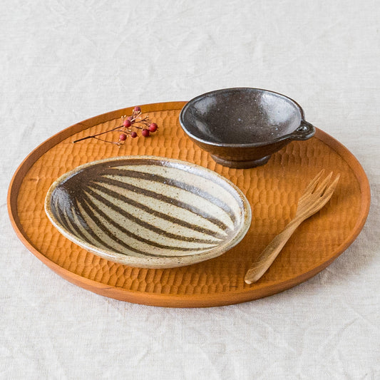 庄司理恵さんの粉引アーモンドボウルと黒手付小鉢