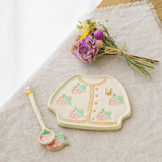 スプーンといちごのカーディガンのセット|木村涼子