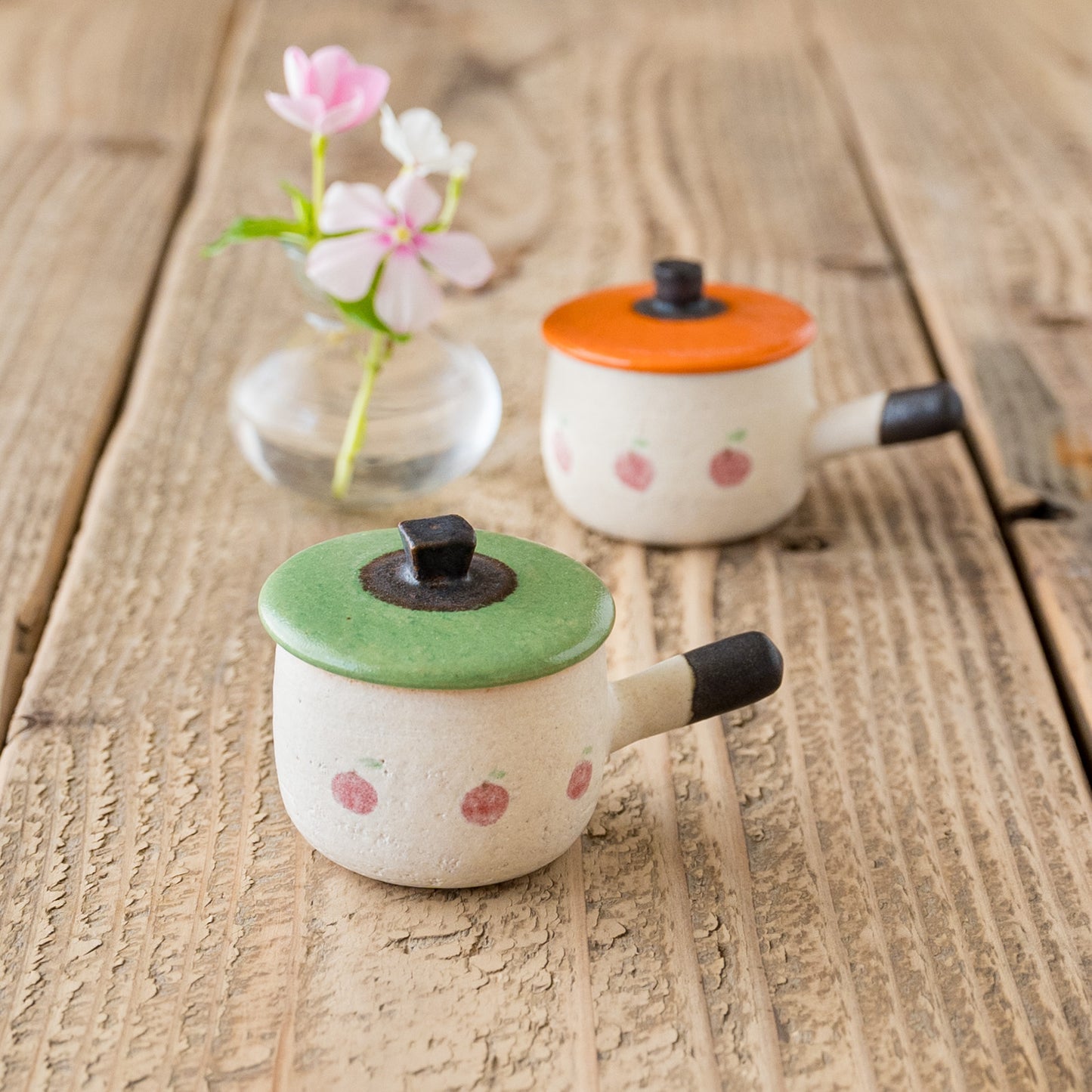 池本直子さんの土鍋箸置きホーロータイプりんごグリーンx白