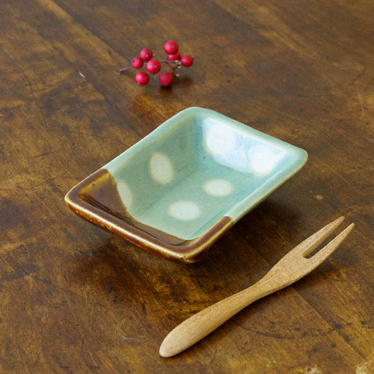 Small square plate dot pattern, green | Wakaba Enokida, Enokida Kiln