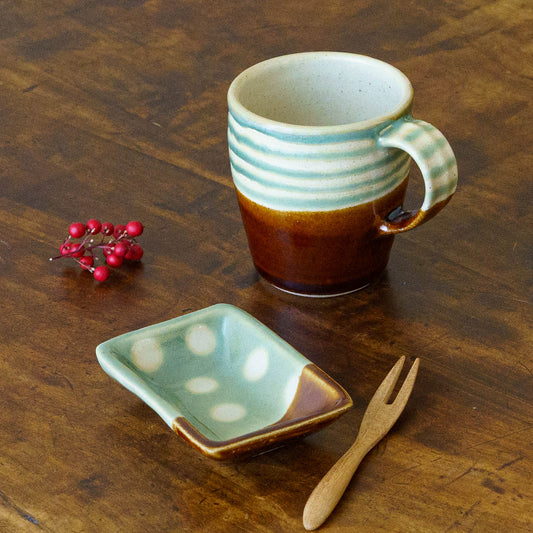 Mug border pattern, green | Wakaba Enokida, Enokida Kiln