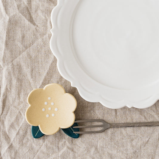 辻本路さんの花小皿イエロー葉っぱ2枚