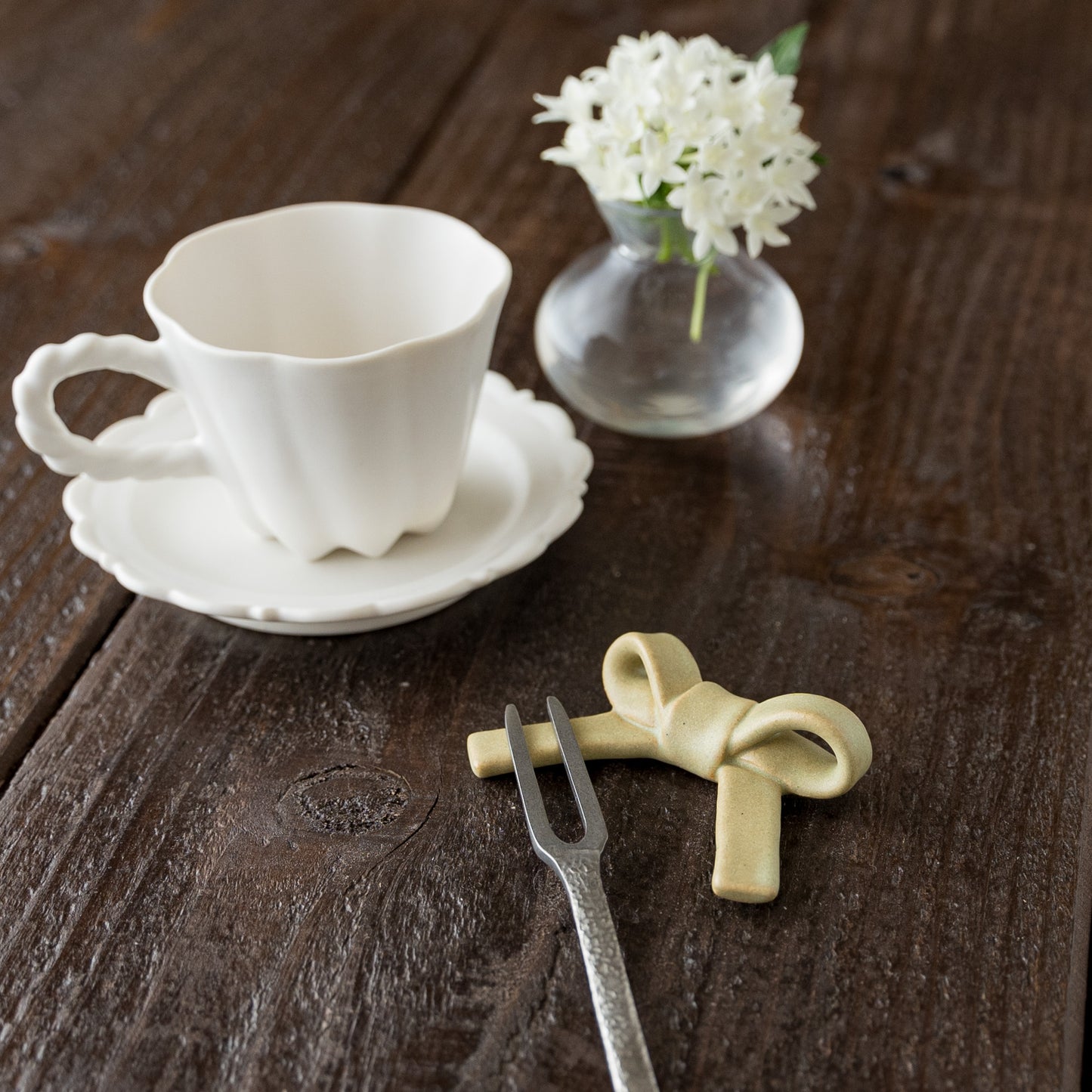 辻本路さんの箸置きリボンペールグリーン