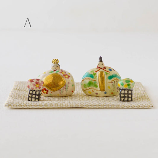 Hina dolls A with flower stands and Japanese traditional mat | Hahamiya
