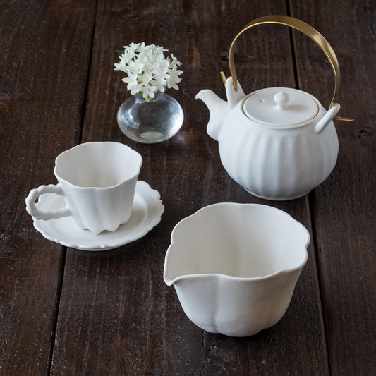 Tea sea (Katakuchi jar) white | Kasumi Fujimura