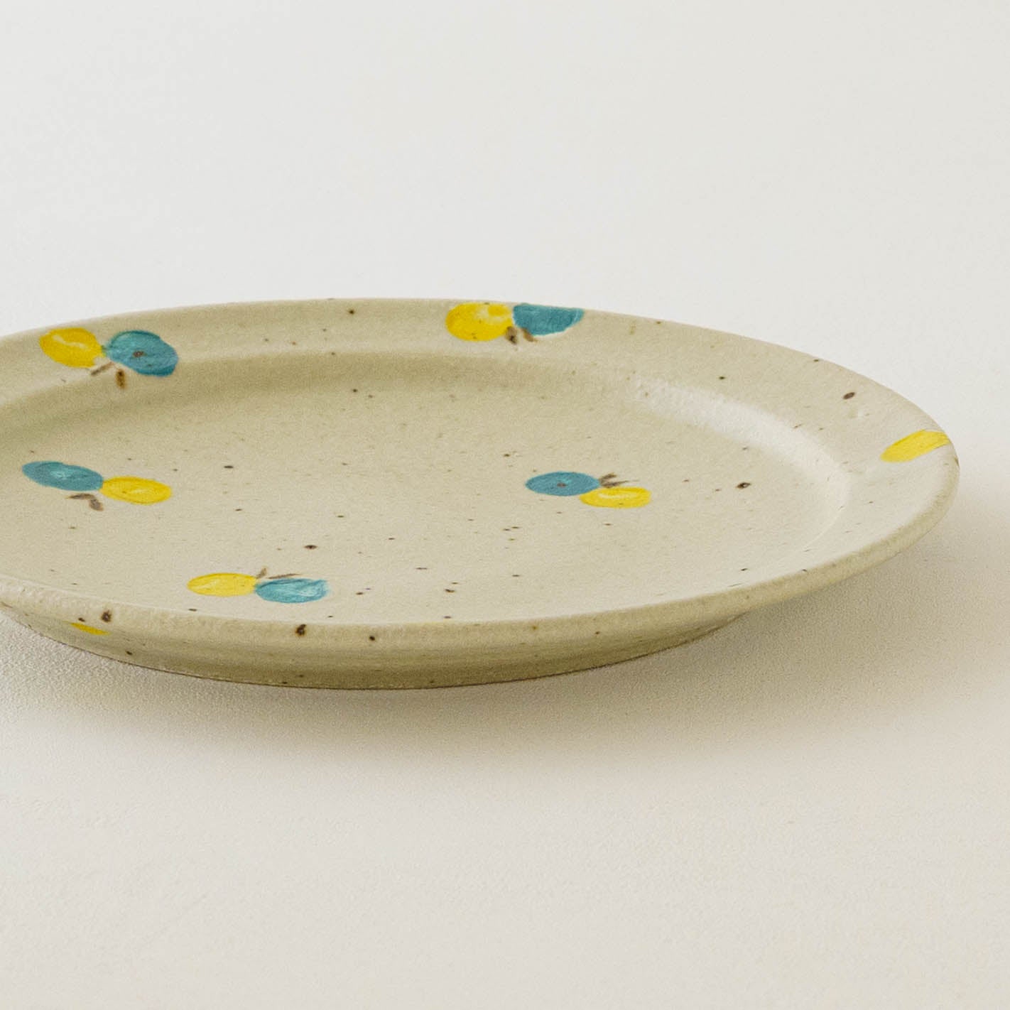 7寸リムプレート ちょうちょ オフホワイト|原田晴子