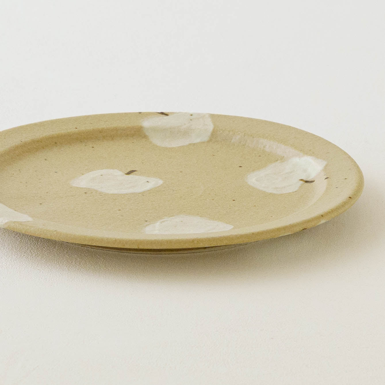 7寸リムプレート りんご ライトブラウン|原田晴子