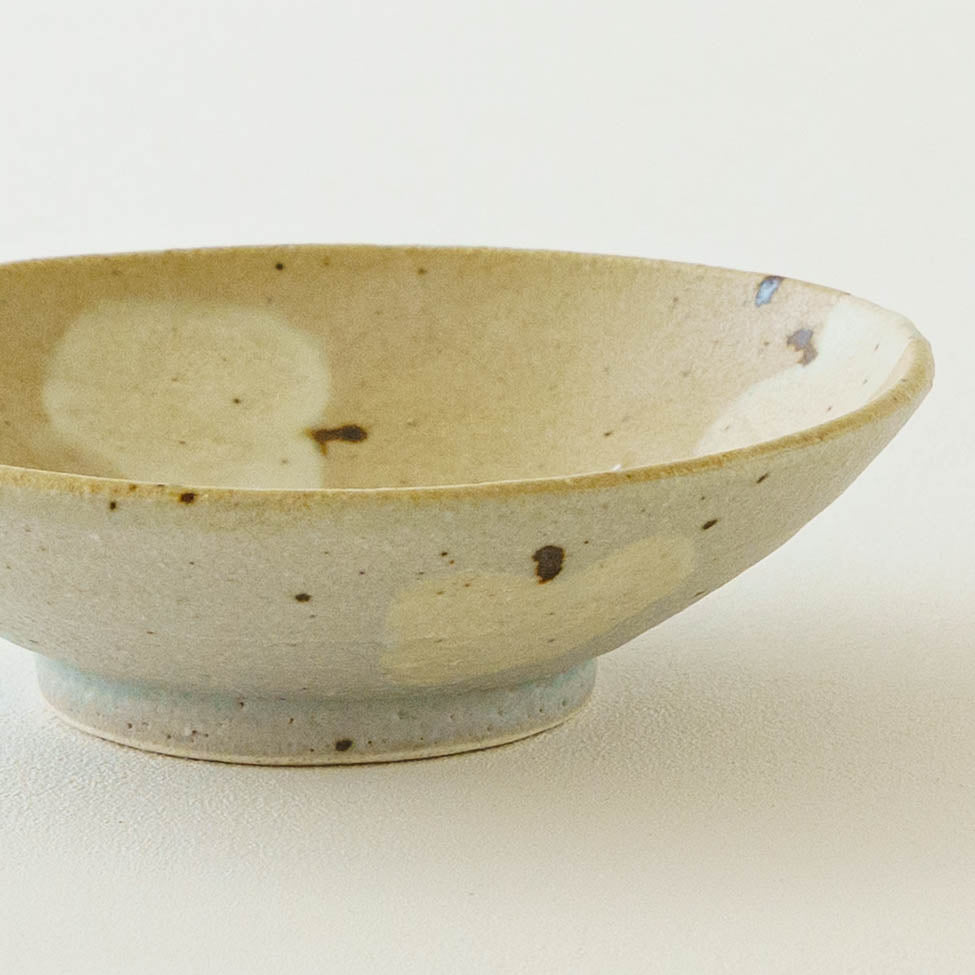 薄平鉢 りんご ライトブラウン x ライトブルー|原田晴子