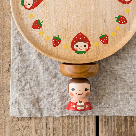 木絵雑貨さんのトレイいちごとまめ皿子ちゃん