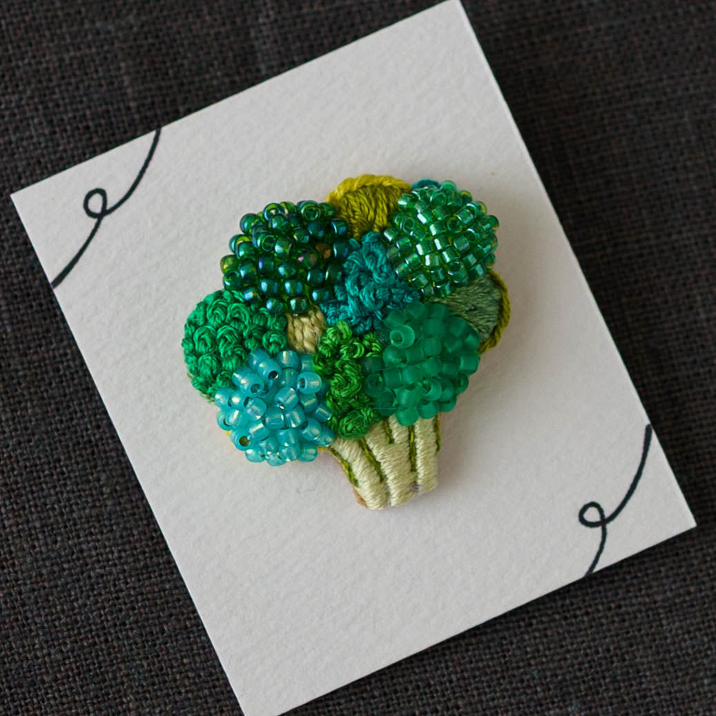 刺繍作家 あおのいえ 刺繍ブローチ ブロッコリー｜鎌倉 作家ものの