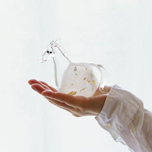 干支飾り 午 M 白毛(黒台付き)|極楽寺がらす工房