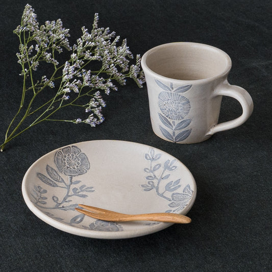 松崎麗さんの丸皿15cmAとマググレー