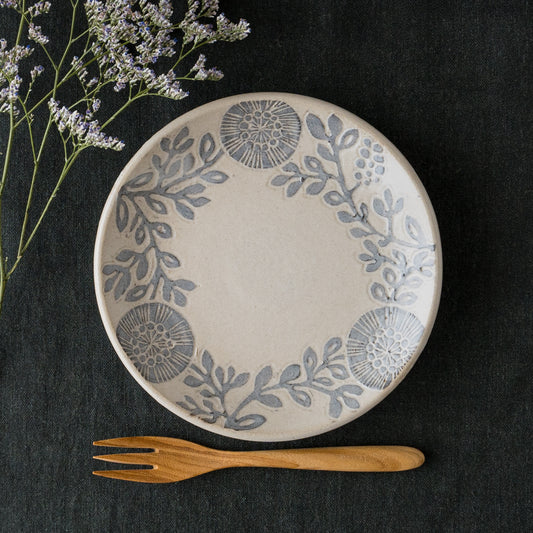 松崎麗さんの丸皿15cmBグレー