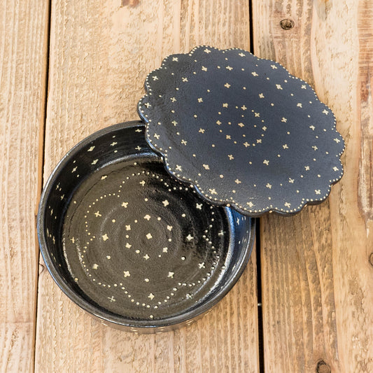 高須愛子さんの蓋付どら鉢大