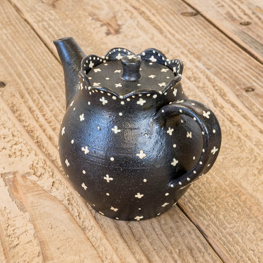 高須愛子さんのポット