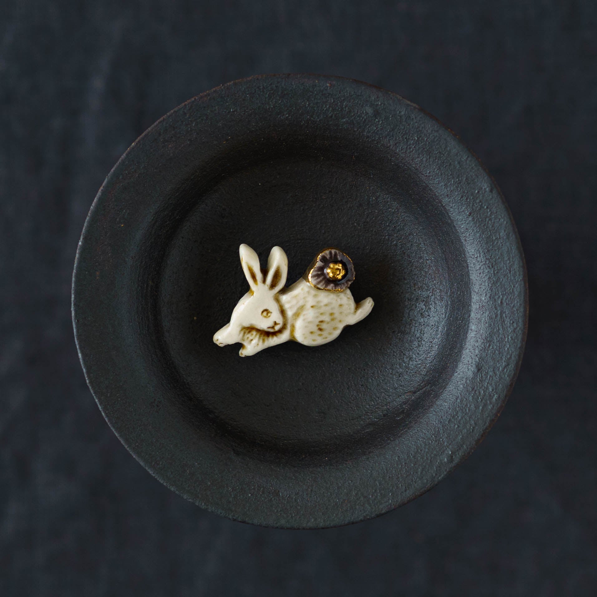 renoma様　ネフェルティティデザイン ブローチなどまとめて ブローチ作家 ののむらみなみ 花とうさぎ 紫｜作家もののうつわ通販