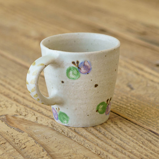 マグカップ ちょうちょ オフホワイト (グリーン x パープル)|原田晴子
