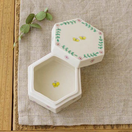 lidded vessel Butterfly | Ayako Igawa