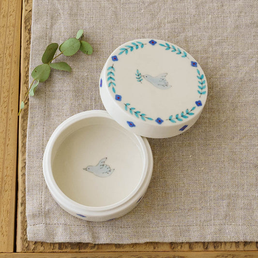 lidded vessel Dove | Ayako Ikawa