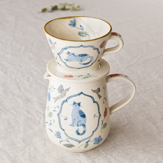 大場紀穂子さんのねこのピッチャーとコーヒードリッパー