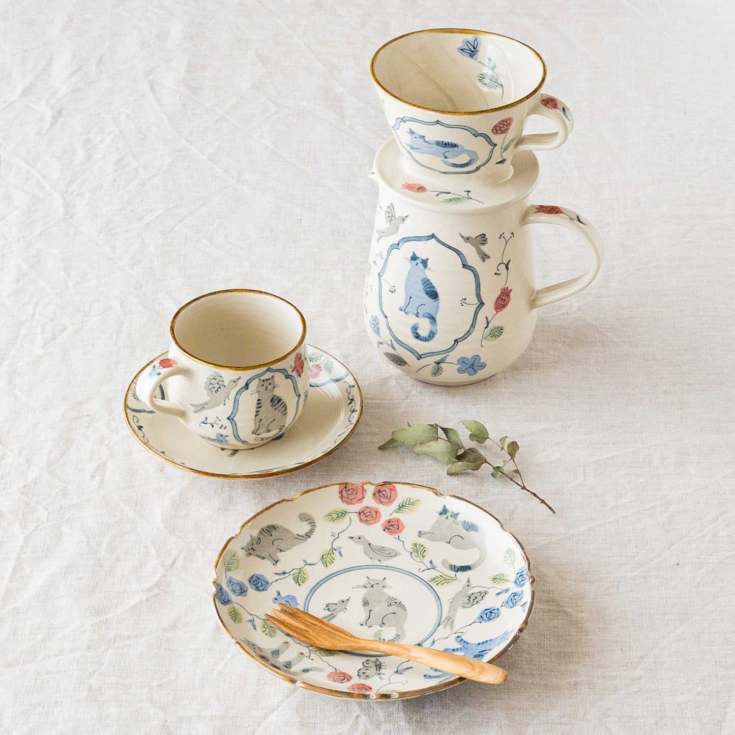 大場紀穂子さんのねこのうつわ