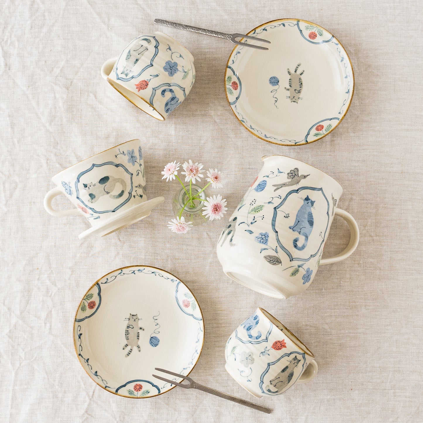 大場紀穂子さんのねこのうつわ