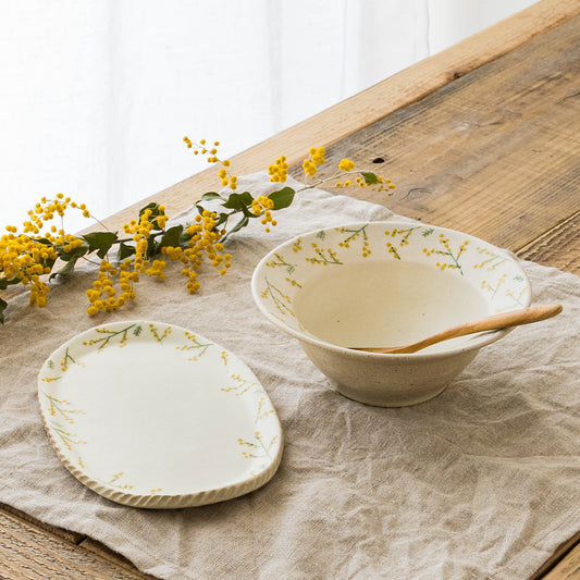 しののめ窯鈴木あかねさんのミモザのリム中鉢とオーバル皿