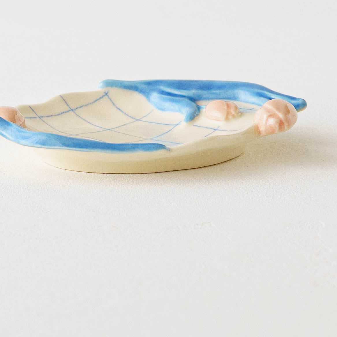 Tulip small plate A | Oya Sairi