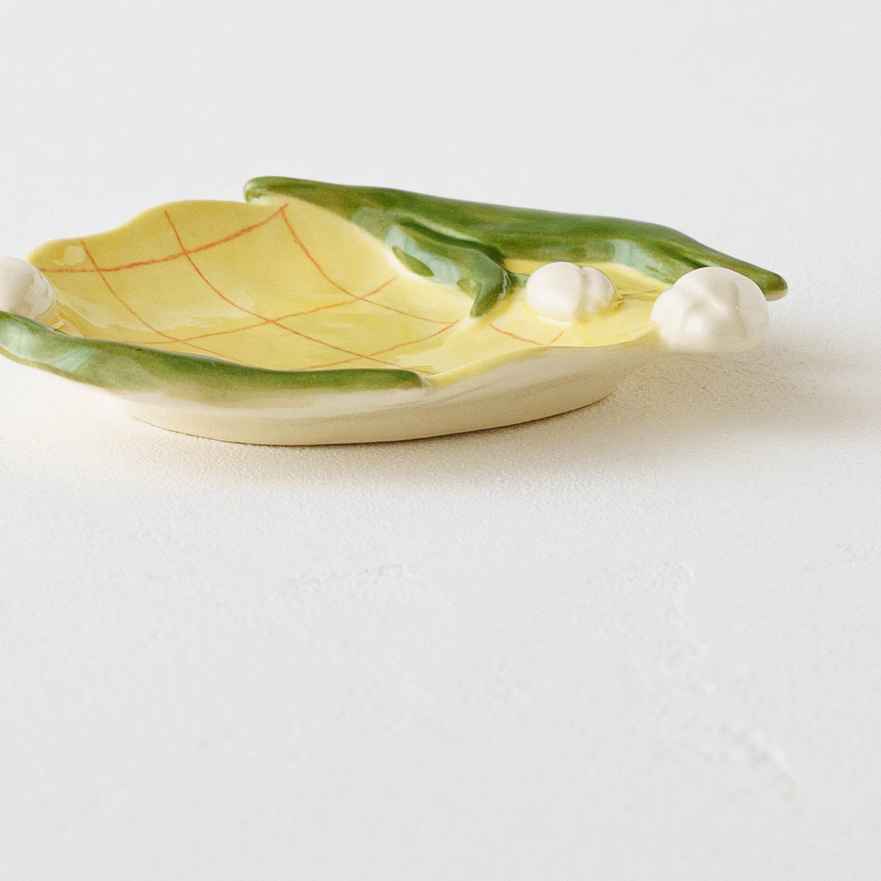 Tulip small plate B | Oya Sairi