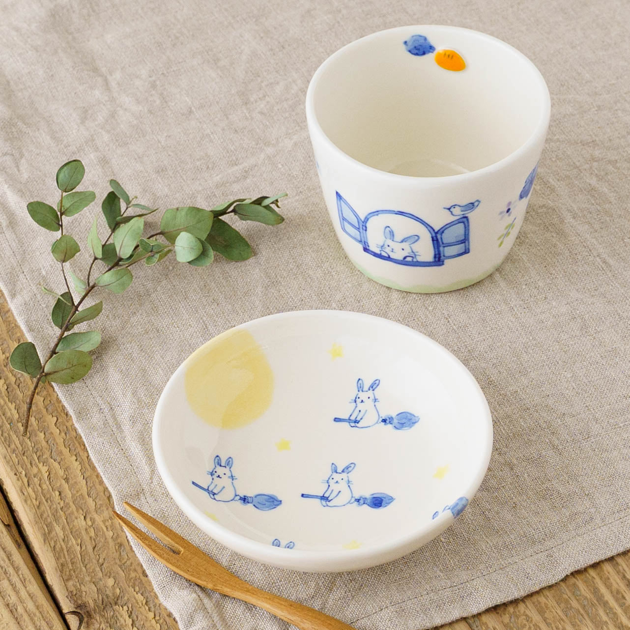 Cup Flowers and Rabbits | Kyoko Kitadai