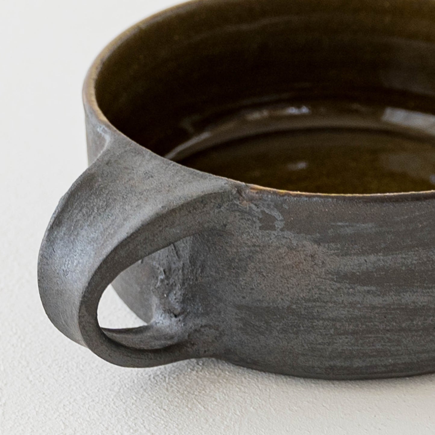 吉永哲子さんの平マグ鉄錆xアメ