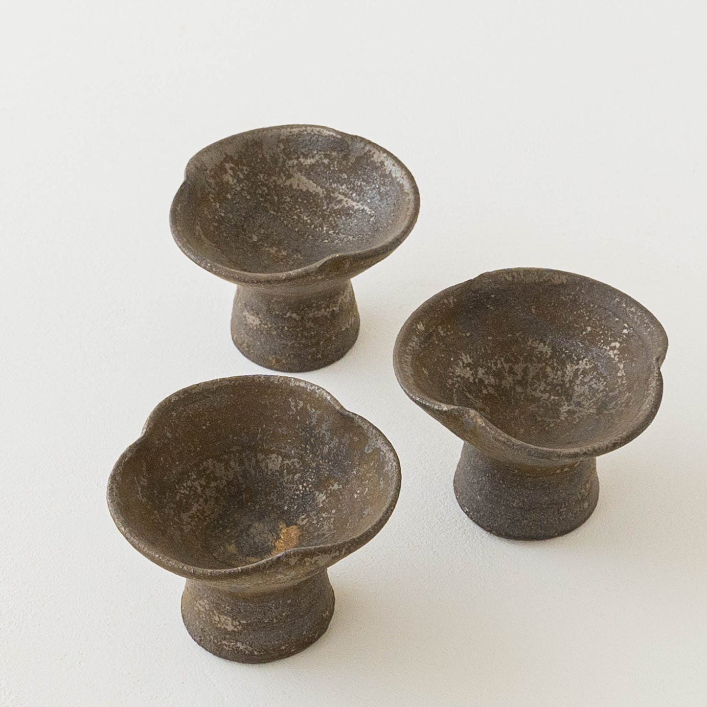 吉永哲子さんの三輪高台小鉢鉄錆