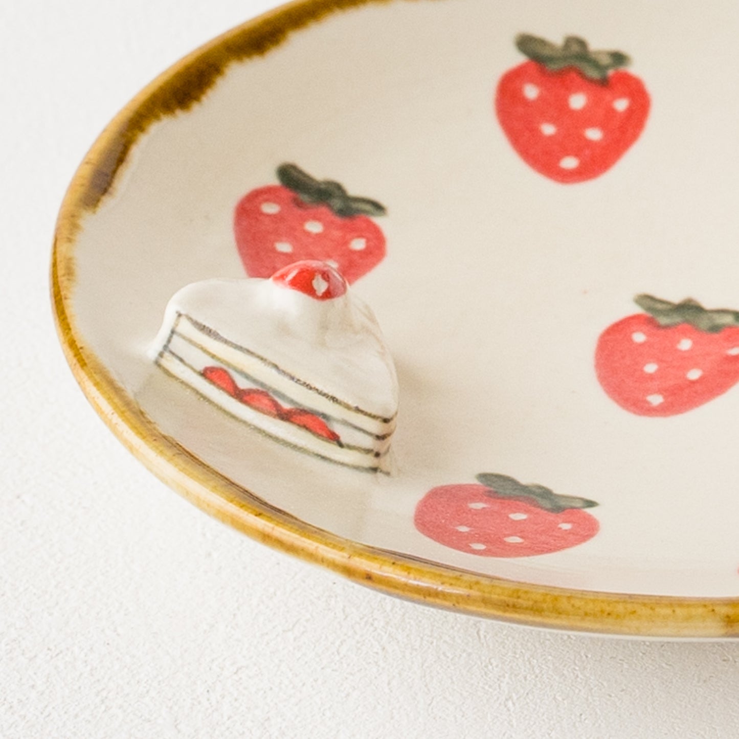 梶田慶さんのいちご丸皿