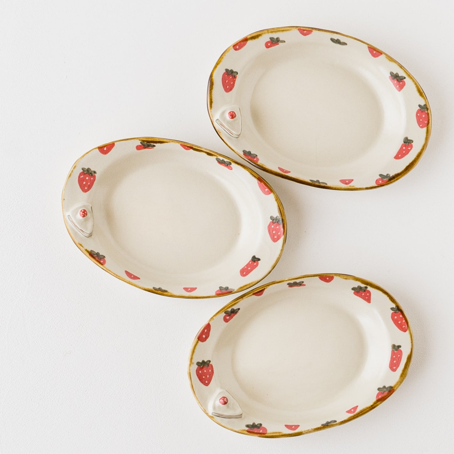 梶田慶さんのいちご楕円皿