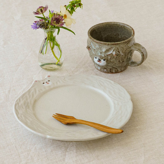 Bear-shaped rim plate, white | Mikiko Kato