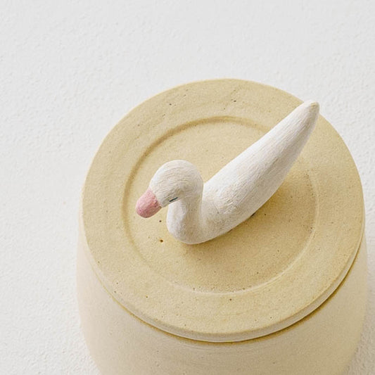 lidded vessel Swan B|kaori