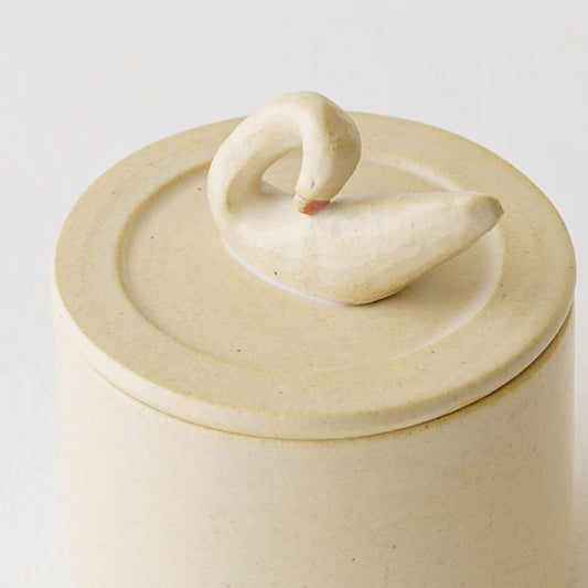 lidded vessel Swan A|kaori