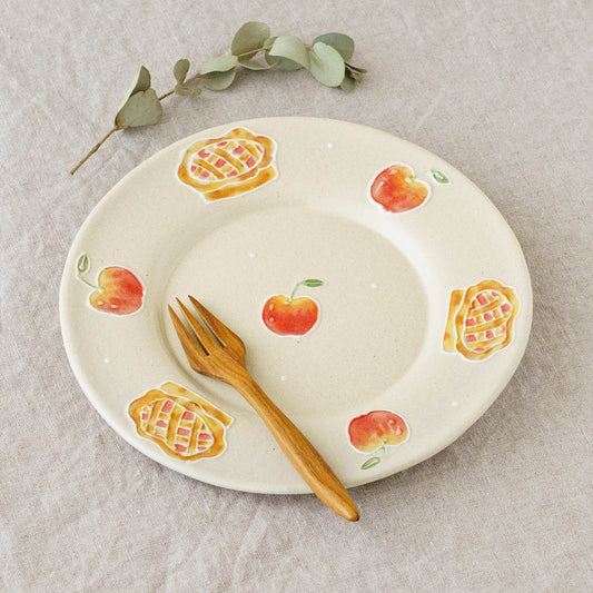 Rim round plate apple pie M | Kanako Nakamura