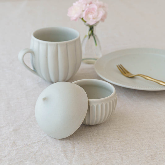lidded pottery A|Ayako Wakana