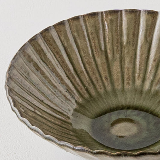 市野耕さんの灰釉輪花鉢