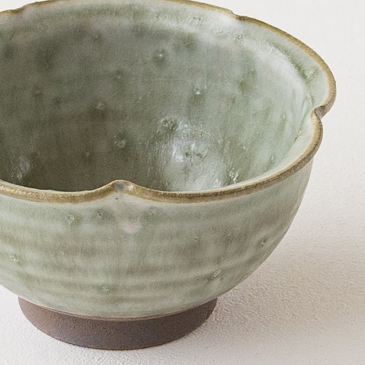 市野耕さんの彩色灰釉輪花小鉢