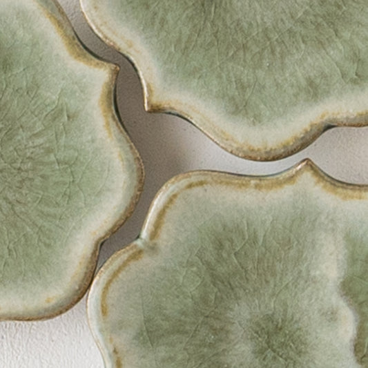 市野耕さんの彩色灰釉3寸稜花皿