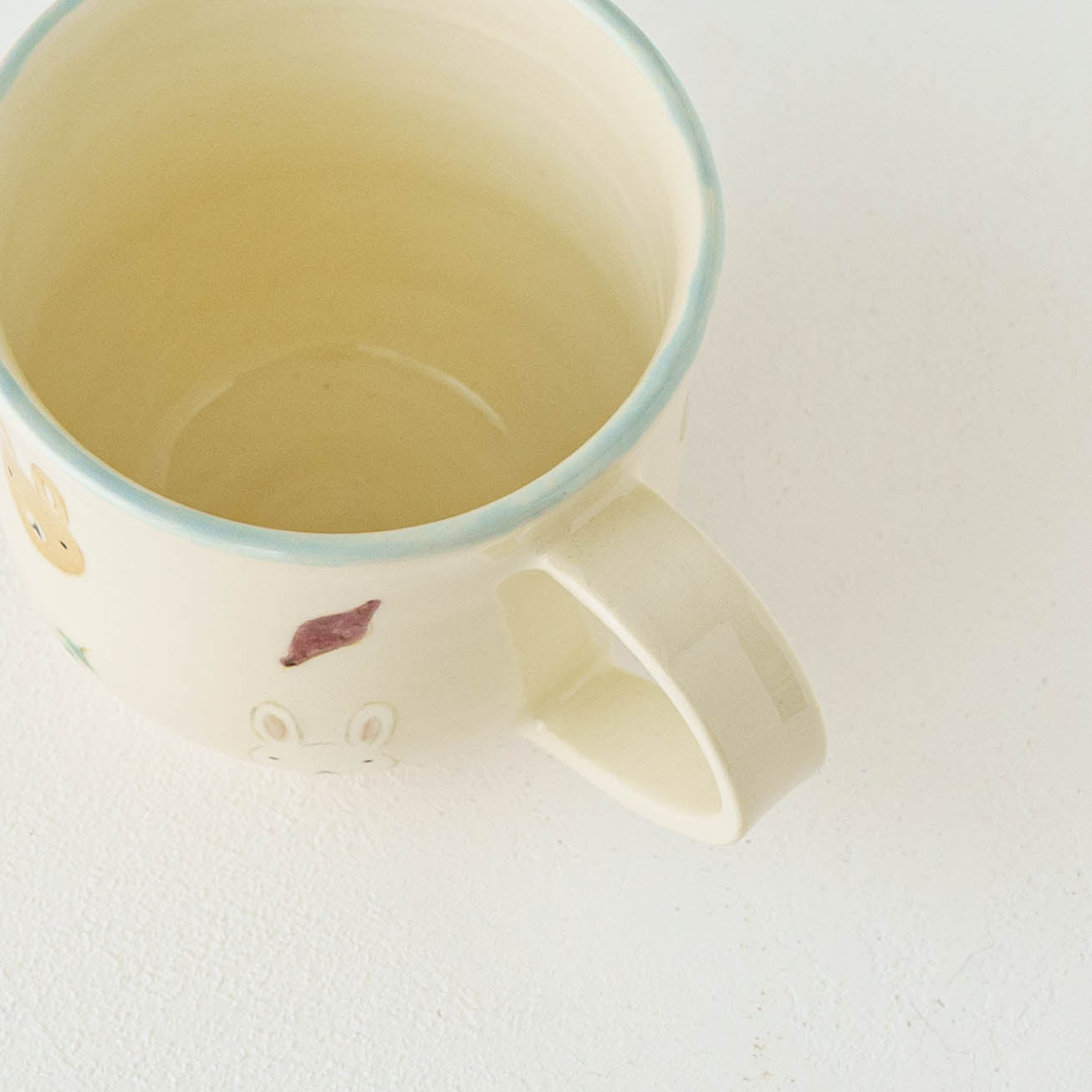 Mug rabbit and vegetable | Aki Ota