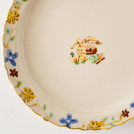 矢島操さんのイロエ彩リム皿女の子と犬