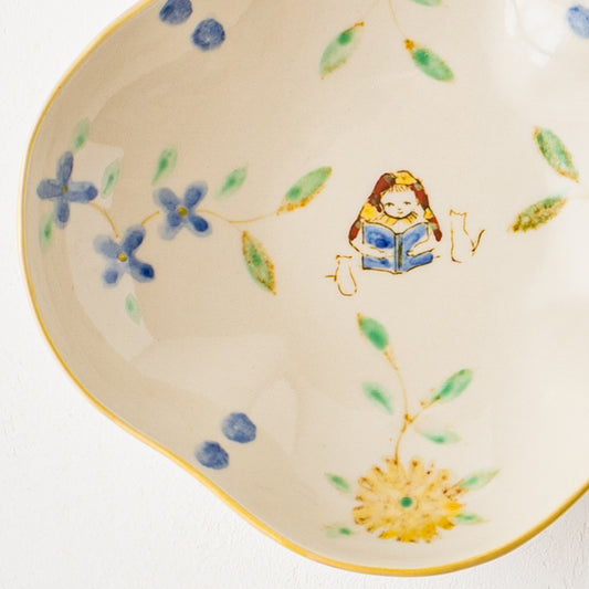 矢島操さんのイロエ雲形鉢女の子と絵本