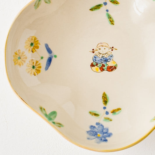 矢島操さんのイロエ雲形鉢女の子