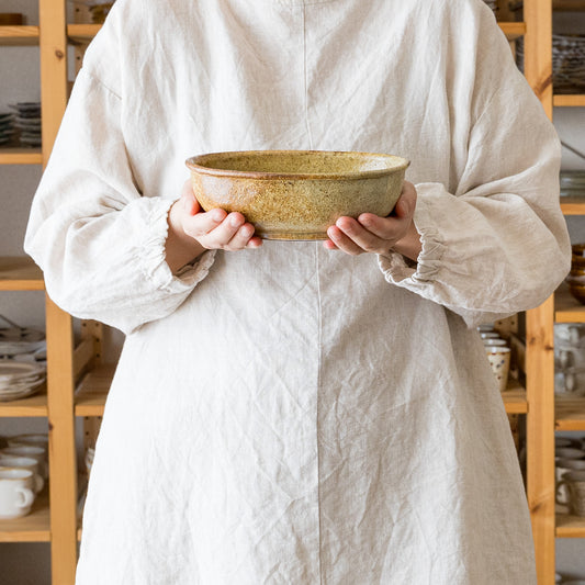 庄司理恵さんのわら灰楕円深鉢