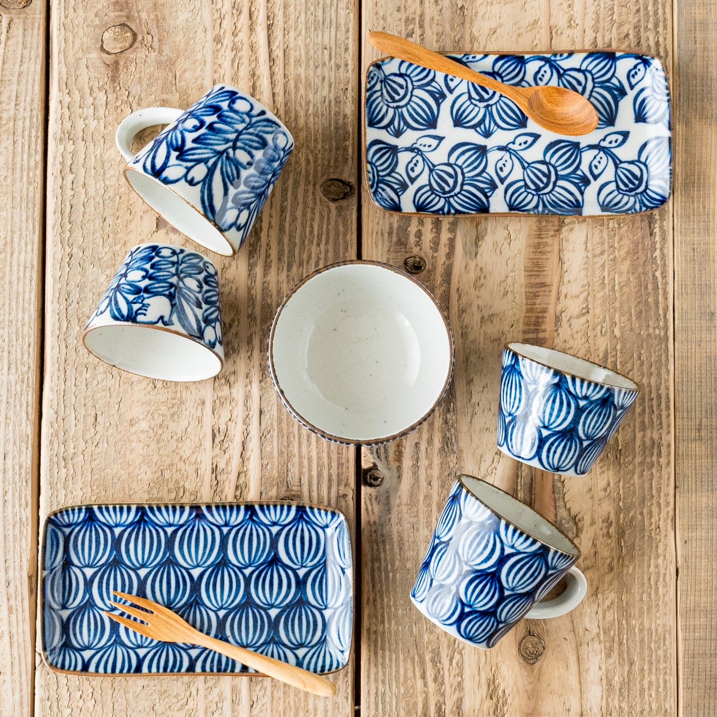 キカキカクさんの染付のうつわ