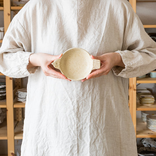 温もりのある風合いにほっこり癒される金成潤子さんのとり丸鉢